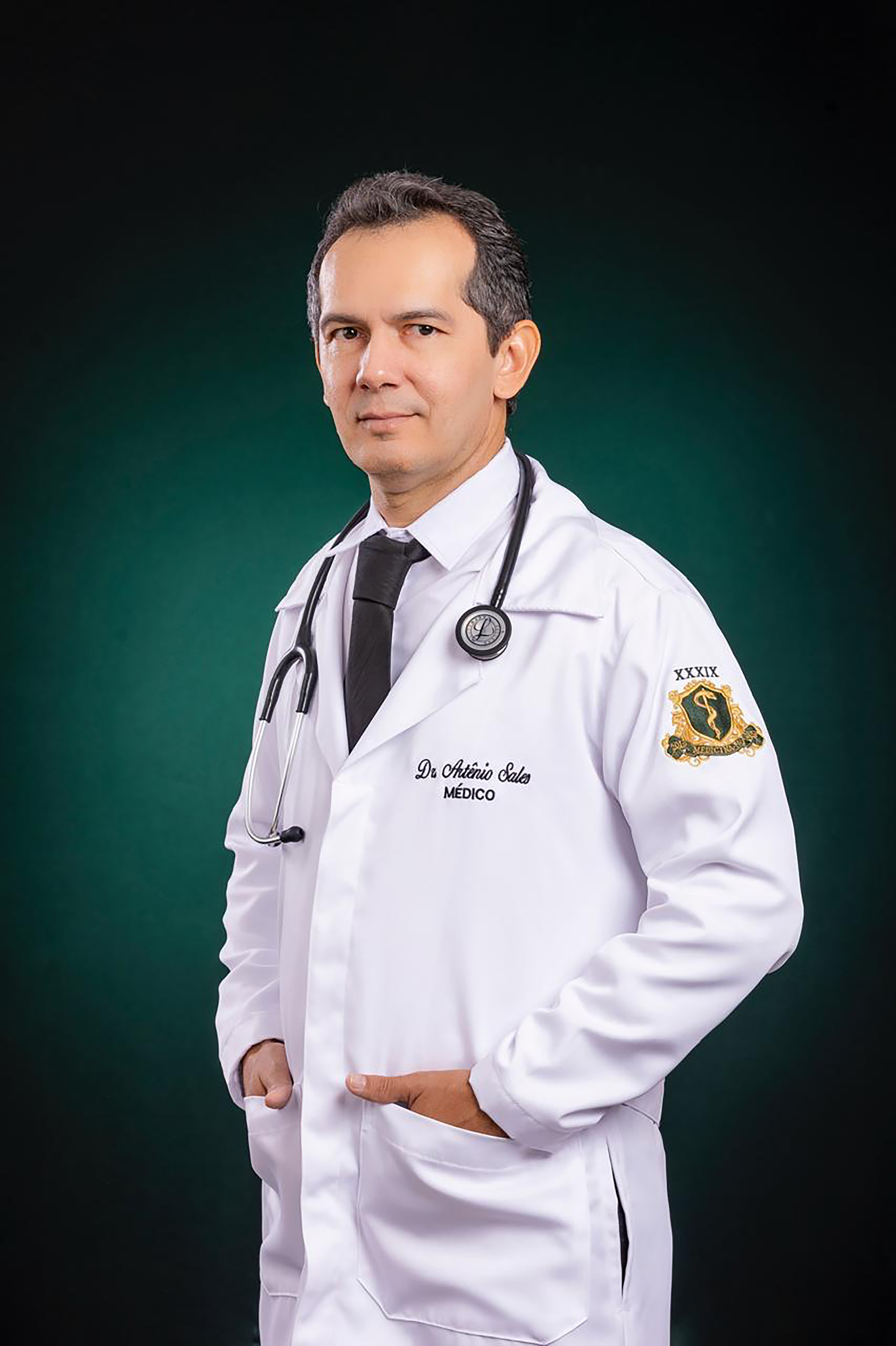 Dr. Artênio Sales - Oftalmologista em Lavras da Mangabeira